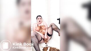 Chubby girl Smear and fuck poop into pussy