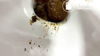 shitting with the pussy opened