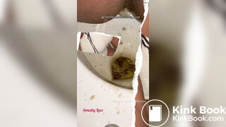 She unleashes thunderous DIARRHEA splashes - video 2