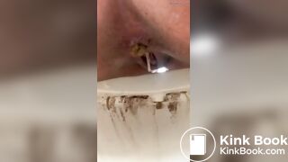 Chubby girl shitting on the toilet
