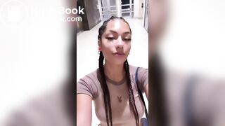 Sexy chick delivers as promised