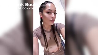 Sexy chick delivers as promised