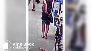 Sexy tourist drop a load on local market