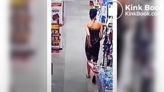 Sexy tourist drop a load on local market