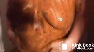 shitting then rubbing it all over