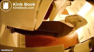 JAPANESE GIRL POOPS AT CAFE TOILET - video 9