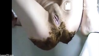 amateur smearing in the bath