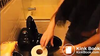 Latina Shitting - video 2
