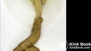 She does a very long poop