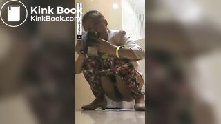 Girl Chinese piss pooping toilet.LLT-032