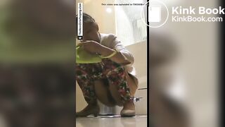 Girl Chinese piss pooping toilet.LLT-032