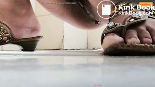 Girls china pooping piss toilet.TYT_040