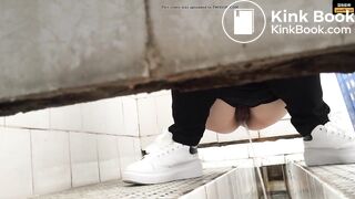 Girls chinese piss pooping toilet.MML_029