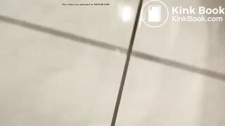 Bella_kackt_von_unten