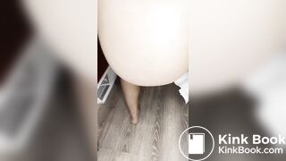 sexy girl pooping corn