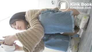 girl toilet voyeur part1