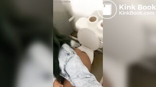 Girl poop - video 59