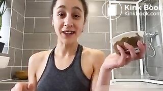 Girl shitting - video 15