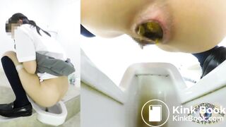 Girl Japanese pooping toilet.MML_01