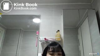 korean girl poop - video 9