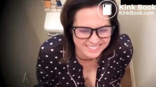 Girl pooping toilet - video 19