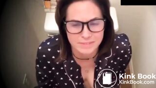 Girl pooping toilet - video 19