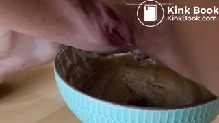 Cake preparation shitting