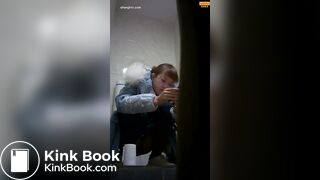 Girl Chinese pooping pis toilet.DJJ_04
