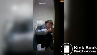 Girl Chinese pooping pis toilet.DJJ_04