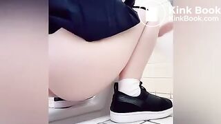 Korean cute girl poop - video 2