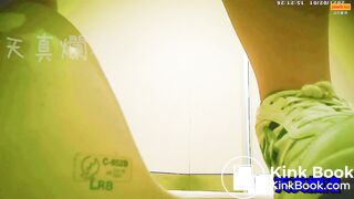 Girl Chinese pooping pis toilet.DJJ_021