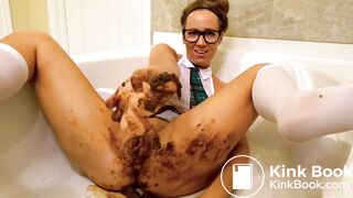 Dirty Schoolgirl Fills Her Fuckpit with Shitty Logs