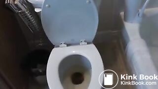 Blonde Pooper