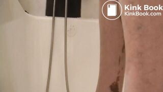 Huge shit in pink pants