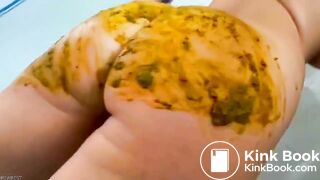 thong shitting ass smearing