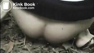 Voyeur sees slim beauty pooping in the park (3)