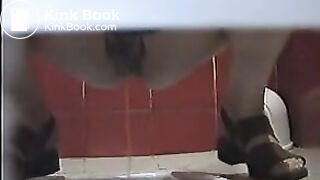 pooping toilet - video 3