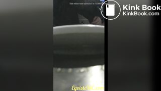 Voyeur pooping - video 27 - video 2