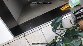 Girl Chinese pooping pi8 toilet.LLL_014