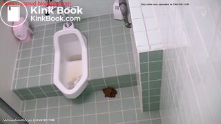 Girl got scared by sound and miss the toilet [VICD-263]