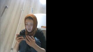 Girl Chinese pooping pis toilet.T01