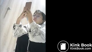 Girl Chinese pooping pis toilet.T01