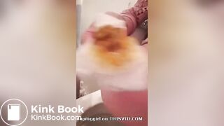 watch her pooping