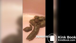 Blonde Milf Pooping - video 2