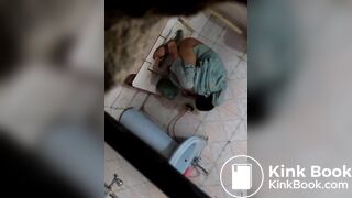 Indian aunty shitting on toilet hidden captured