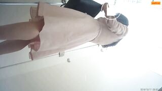 Girl Chinese pooping pi4 toilet.XXK_05
