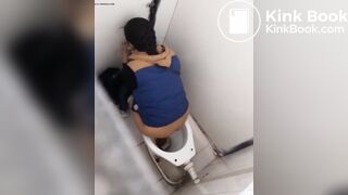 Desi girl shitting on toilet hidden