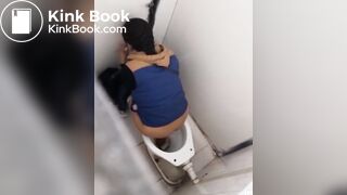 Desi girl shitting on toilet hidden