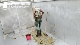 Full bodysmear with cowshit 6