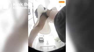 Girl Chinese pooping pis toilet.XL_01